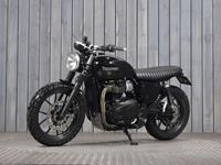 TRIUMPH STREET TWIN