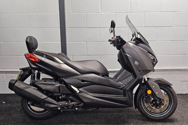 YAMAHA XMAX 400