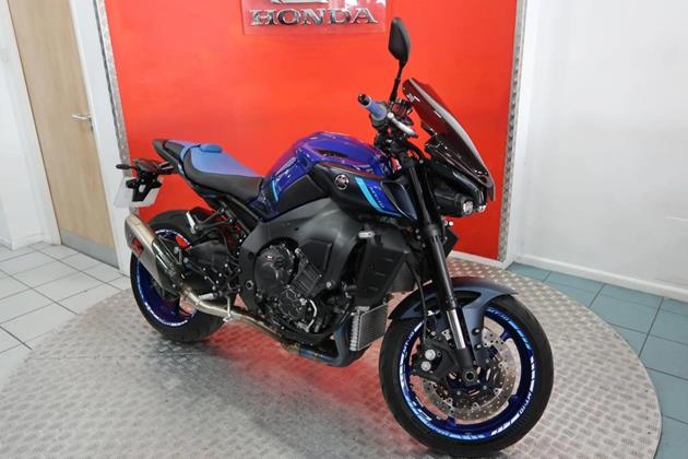 YAMAHA MT-10