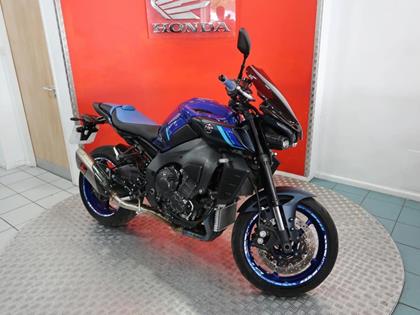 YAMAHA MT-10