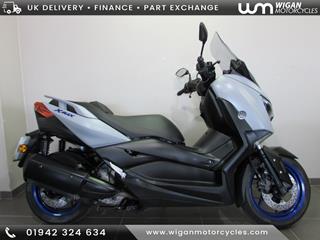 YAMAHA XMAX 300 