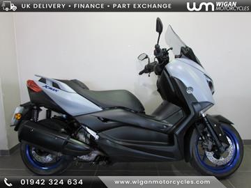 YAMAHA XMAX 300