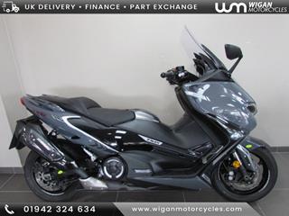 YAMAHA TMAX 560 