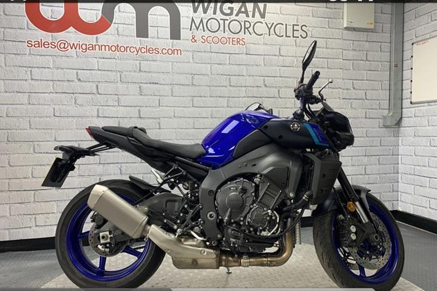 YAMAHA MT-10