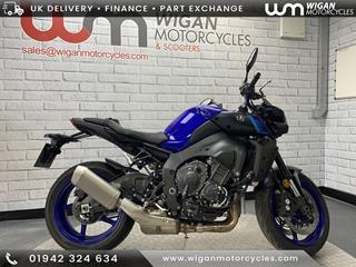 YAMAHA MT-10 