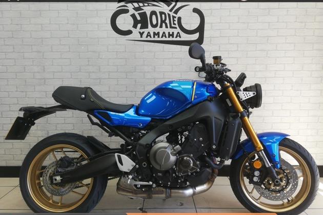 YAMAHA XSR900