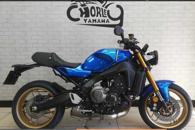 YAMAHA XSR900