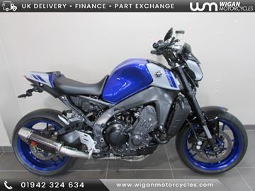 YAMAHA MT-09