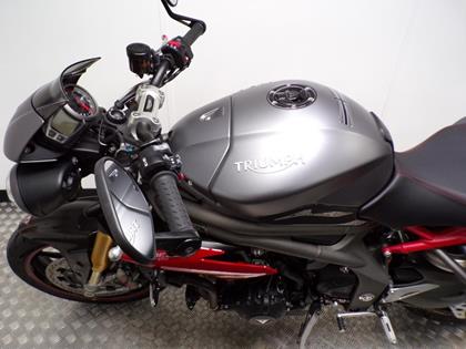 TRIUMPH SPEED TRIPLE 1050 R