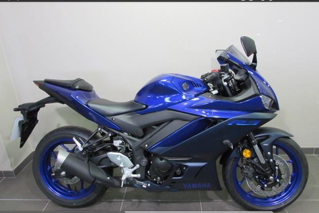 YAMAHA R3