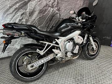 YAMAHA FZ6