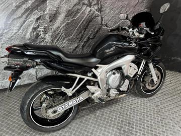 YAMAHA FZ6