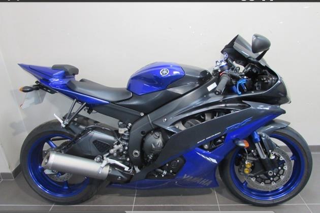 YAMAHA R6