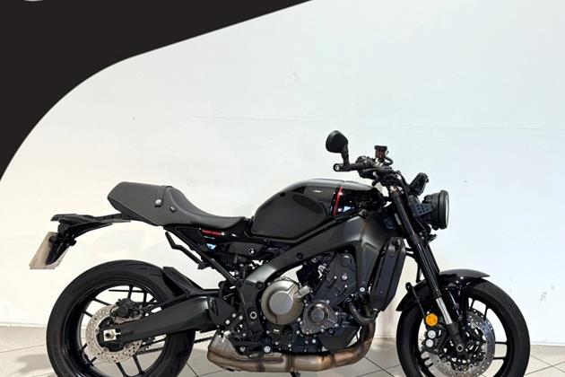 YAMAHA XSR900