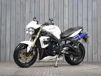 TRIUMPH STREET TRIPLE 675