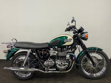 TRIUMPH BONNEVILLE T100