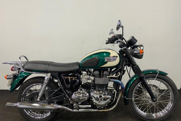 TRIUMPH BONNEVILLE T100