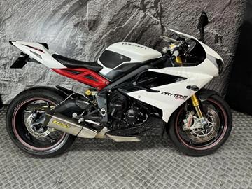 TRIUMPH DAYTONA 675