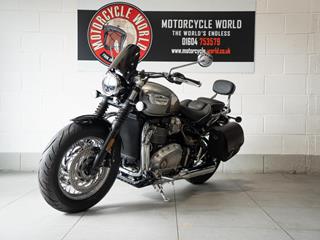 TRIUMPH SPEEDMASTER 1200 