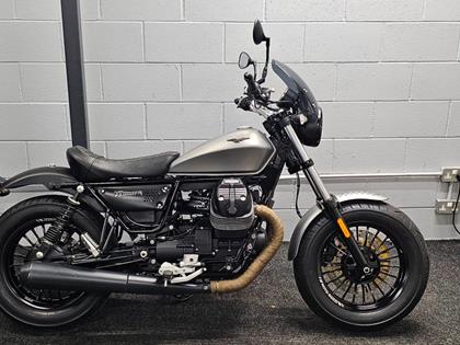 MOTO-GUZZI V9 BOBBER