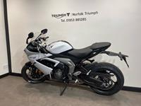 TRIUMPH DAYTONA 660