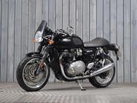 TRIUMPH THRUXTON 1200