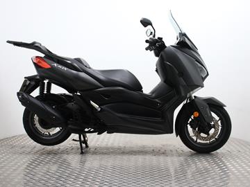 YAMAHA XMAX 125