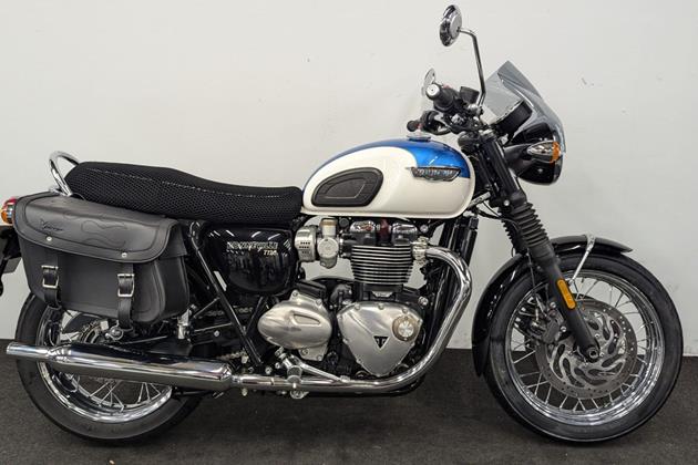 TRIUMPH BONNEVILLE T120