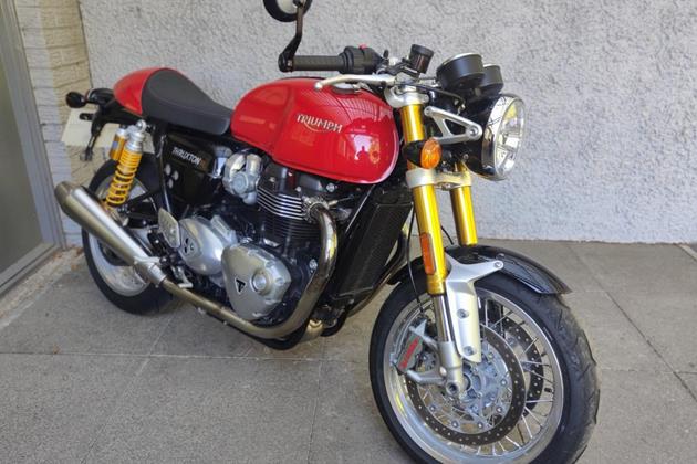 TRIUMPH THRUXTON 1200 R