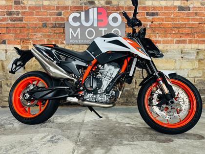 KTM 890 DUKE R