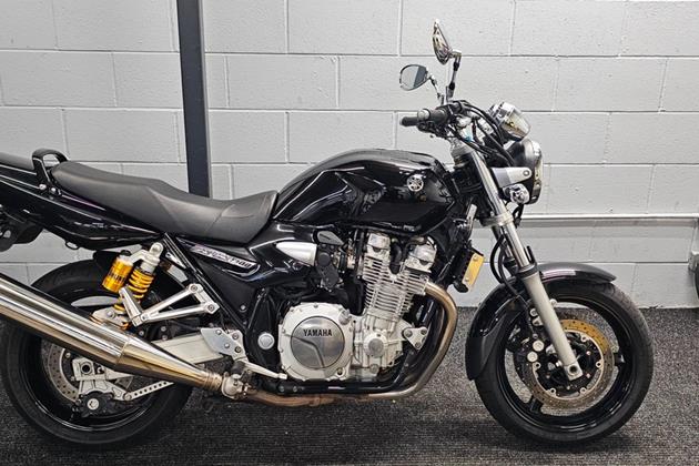 YAMAHA XJR1300