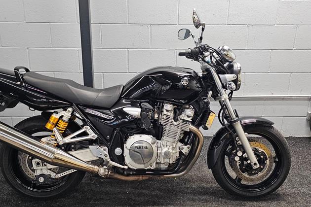 YAMAHA XJR1300