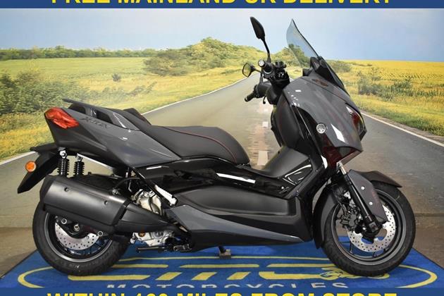 YAMAHA XMAX 300