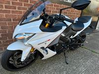 SUZUKI GSX-S1000F