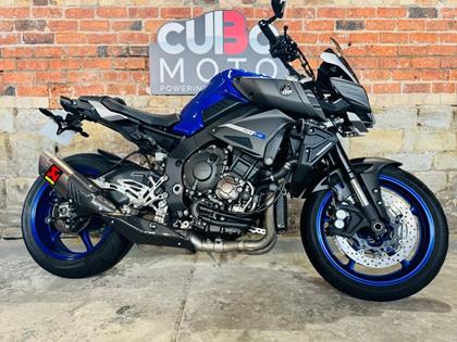 YAMAHA MT-10