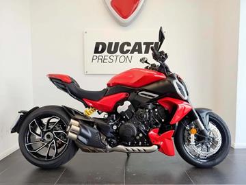 DUCATI DIAVEL V4