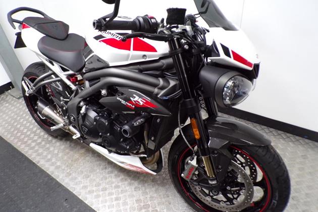 TRIUMPH SPEED TRIPLE 1050 RS