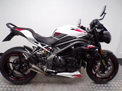 TRIUMPH SPEED TRIPLE 1050 RS