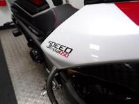 TRIUMPH SPEED TRIPLE 1050 RS