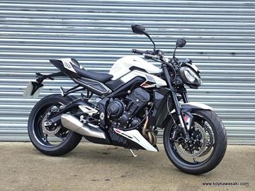 TRIUMPH STREET TRIPLE 765 R