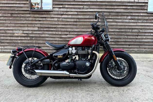 TRIUMPH BONNEVILLE BOBBER