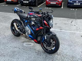 BMW M1000R 