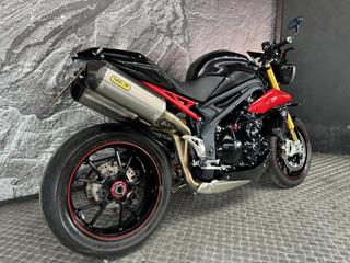 TRIUMPH SPEED TRIPLE 1050 R 