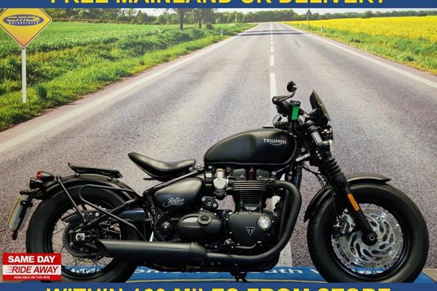 TRIUMPH BONNEVILLE BOBBER BLACK