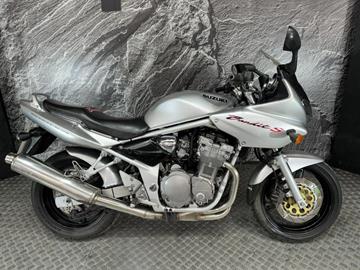 SUZUKI GSF600S BANDIT