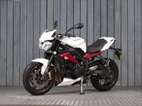 TRIUMPH STREET TRIPLE 675