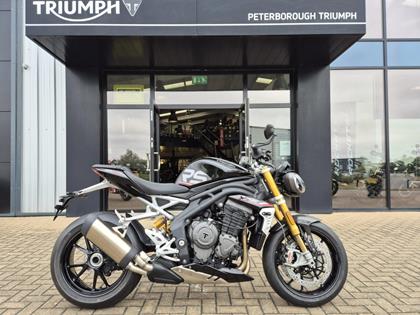 TRIUMPH SPEED TRIPLE 1200 RS