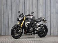 TRIUMPH SPEED TRIPLE 1200 RS