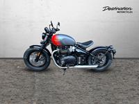 TRIUMPH BONNEVILLE BOBBER