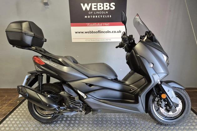 YAMAHA XMAX 125